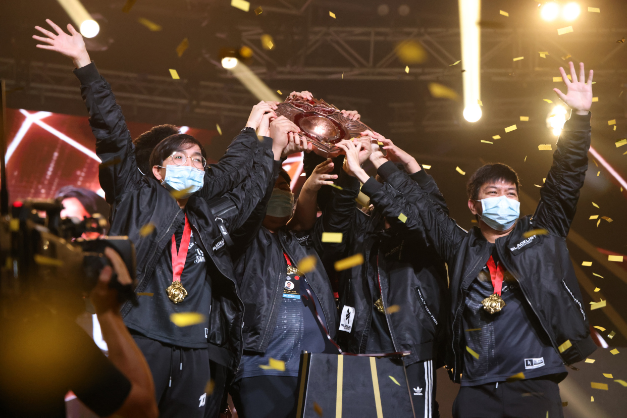 球场“王者之战”:顶级豪门的巅峰对决的简单介绍 球场“王者之战”:顶级豪门的巅峰对决的简单介绍