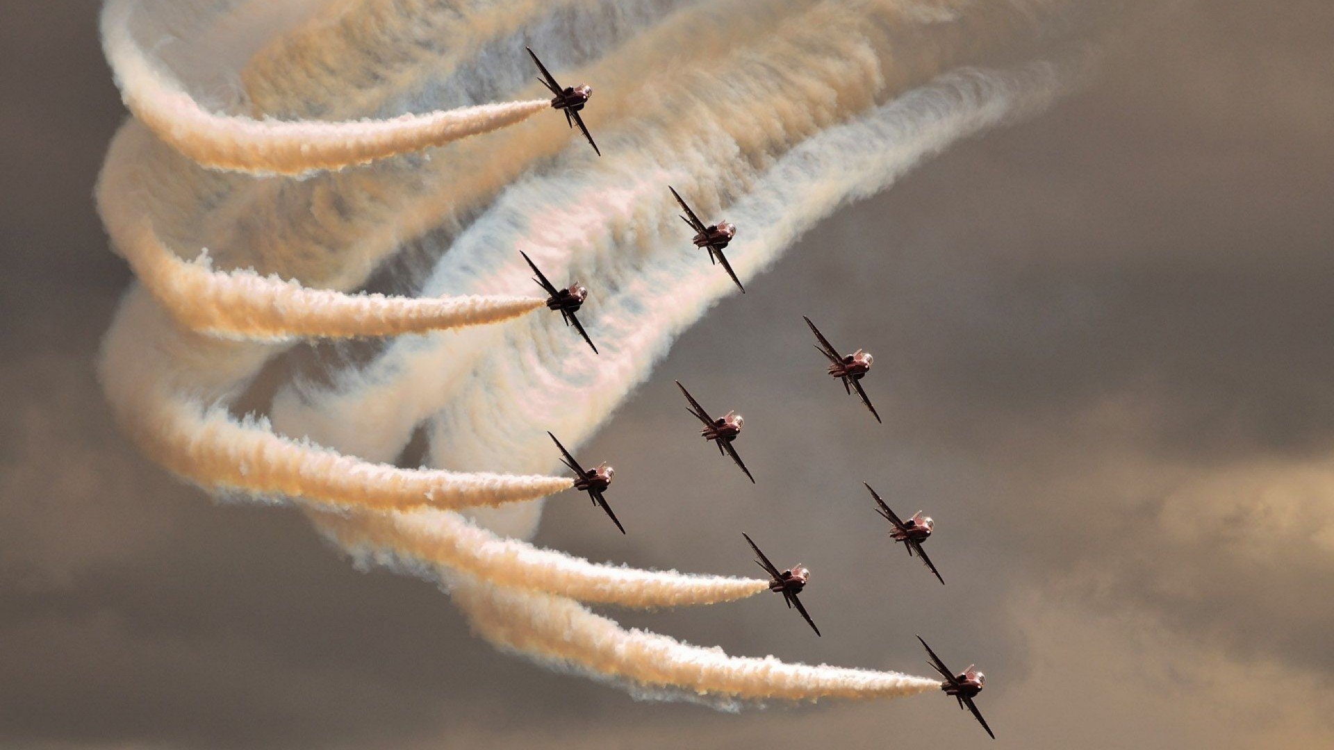 糖果传奇“甜蜜争霸战”线下线上同步开启,糖果传奇道具介绍