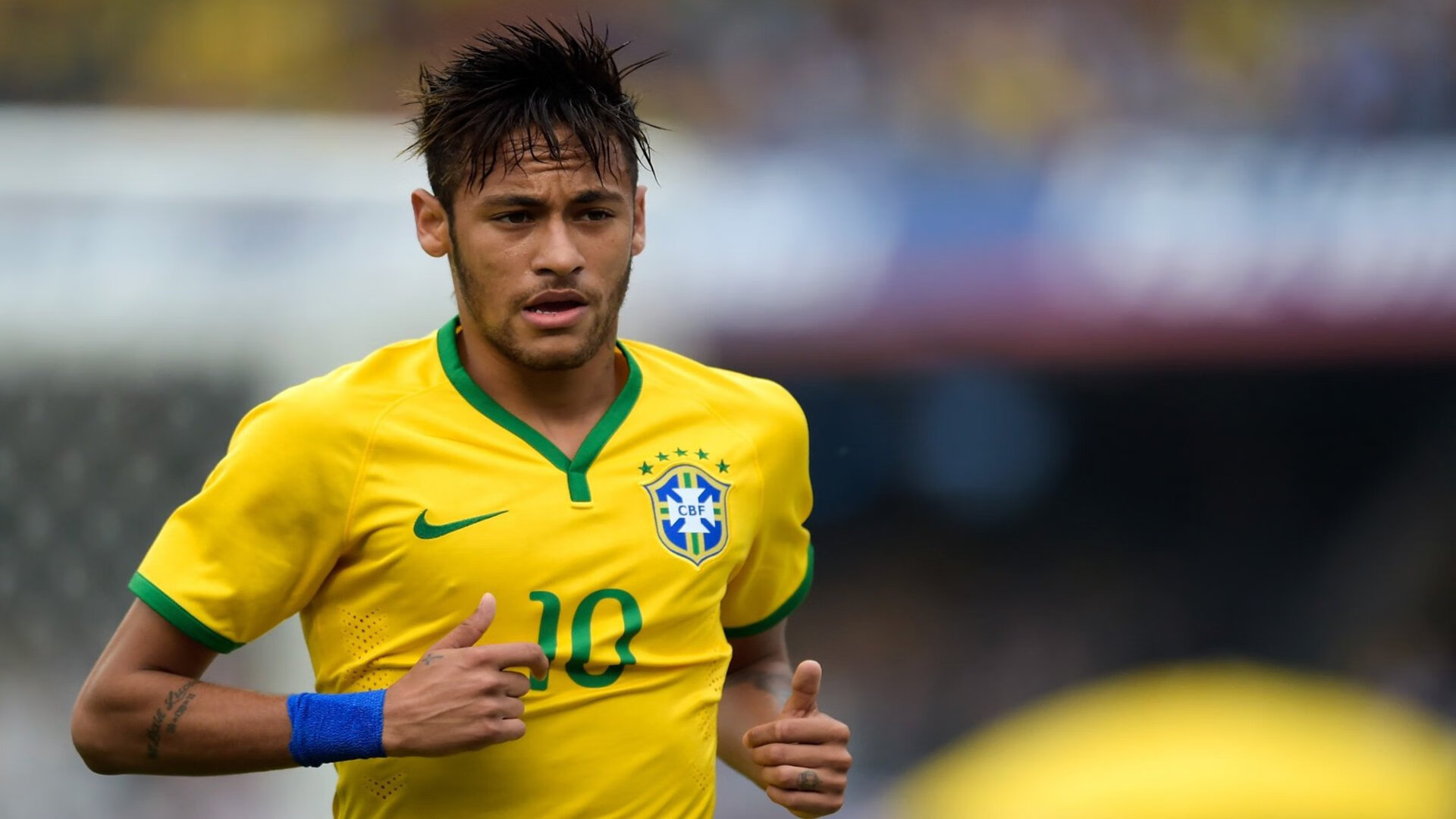 决赛气氛火爆,球迷激情四溢,决赛进球视频